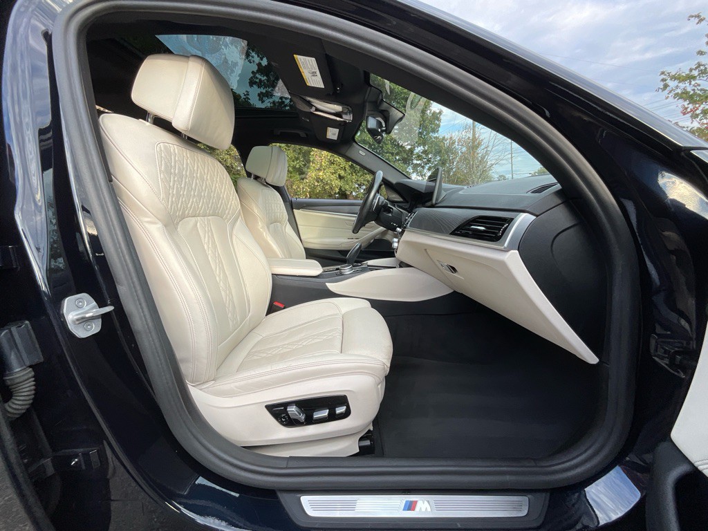 2022 BMW 5 Series Image 16