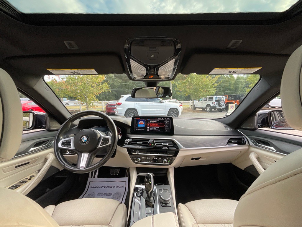2022 BMW 5 Series Image 19