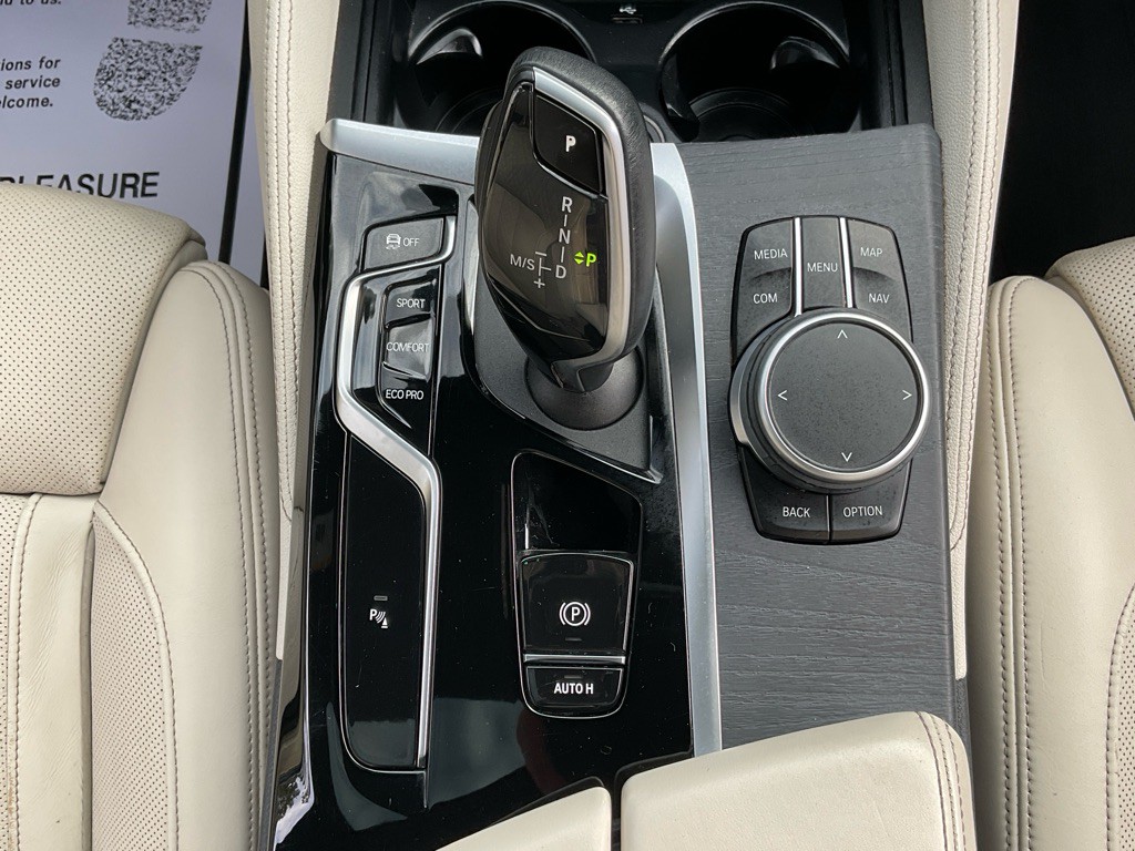 2022 BMW 5 Series Image 21