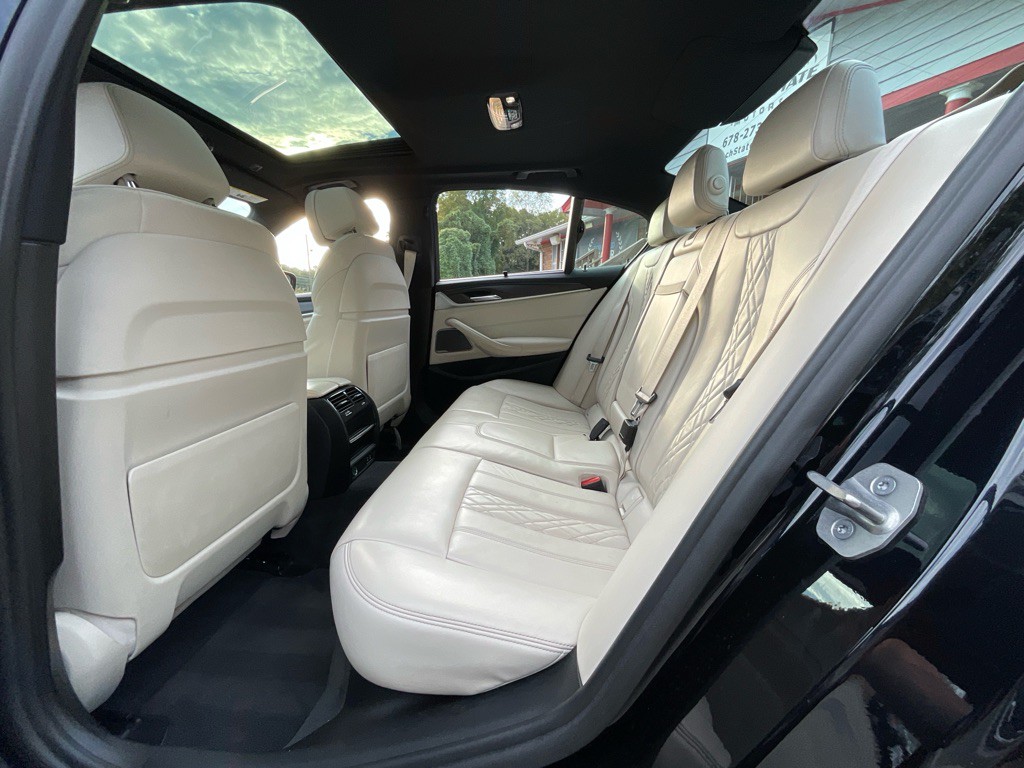 2022 BMW 5 Series Image 29