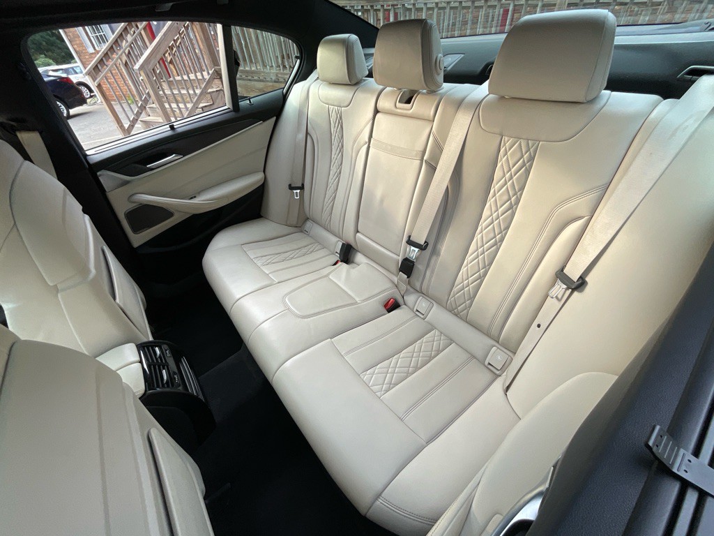 2022 BMW 5 Series Image 31