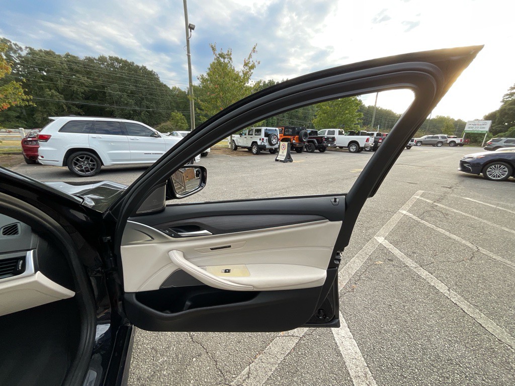 2022 BMW 5 Series Image 47