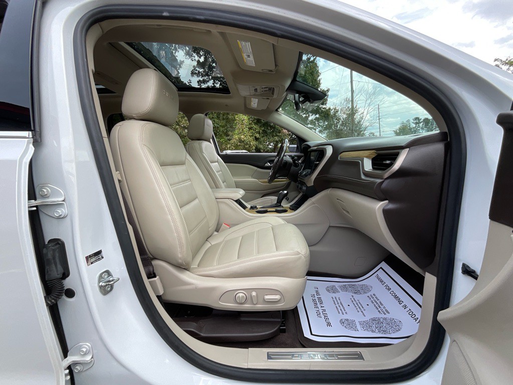 2019 GMC Acadia Image 17