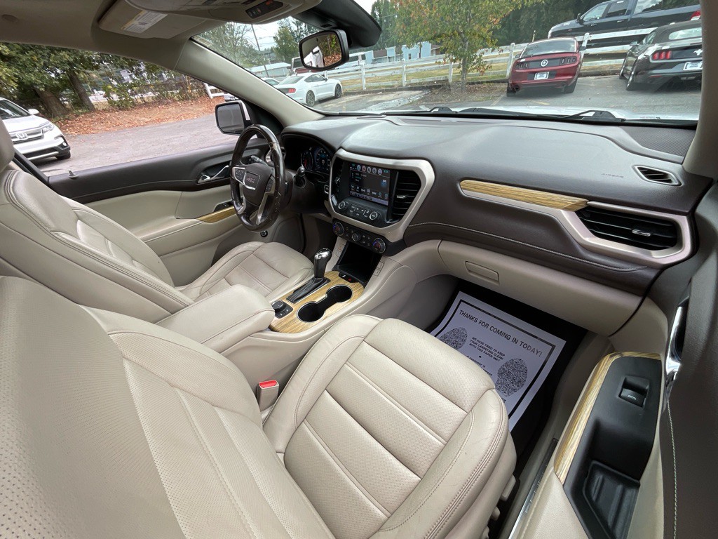 2019 GMC Acadia Image 18