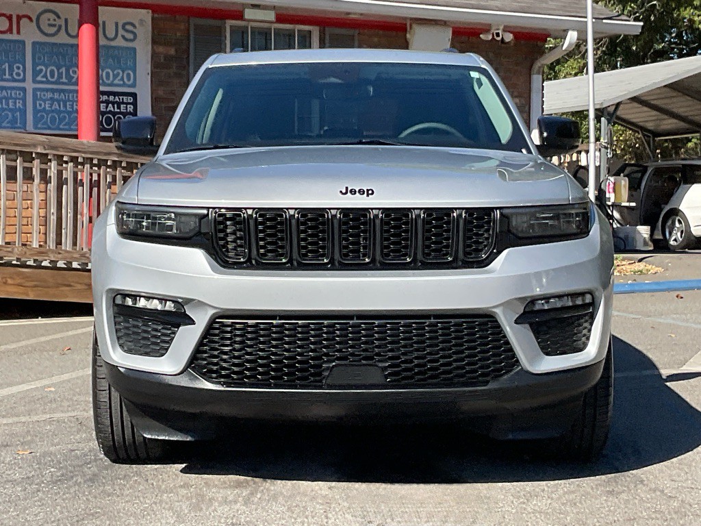 2023 Jeep Grand Cherokee Image 2