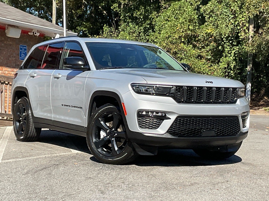 2023 Jeep Grand Cherokee Image 3