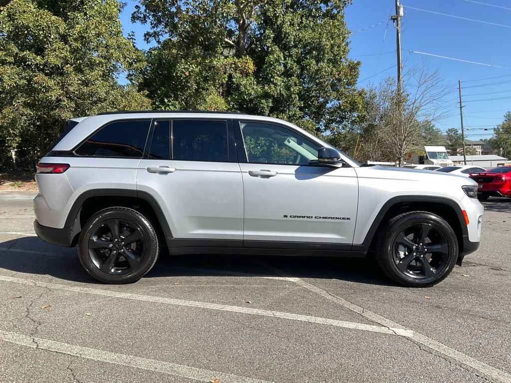 2023 Jeep Grand Cherokee Image 4