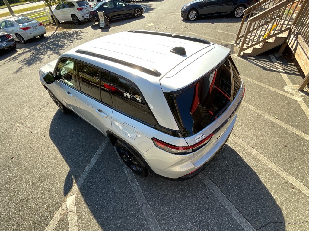 2023 Jeep Grand Cherokee Image 11