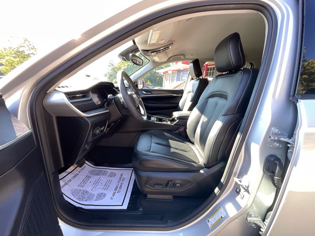 2023 Jeep Grand Cherokee Image 14