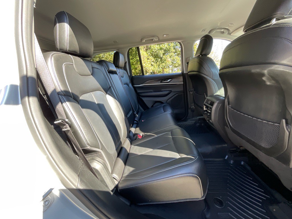 2023 Jeep Grand Cherokee Image 32