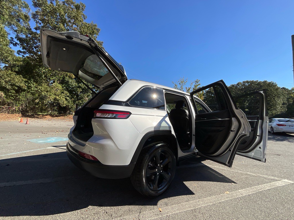 2023 Jeep Grand Cherokee Image 37