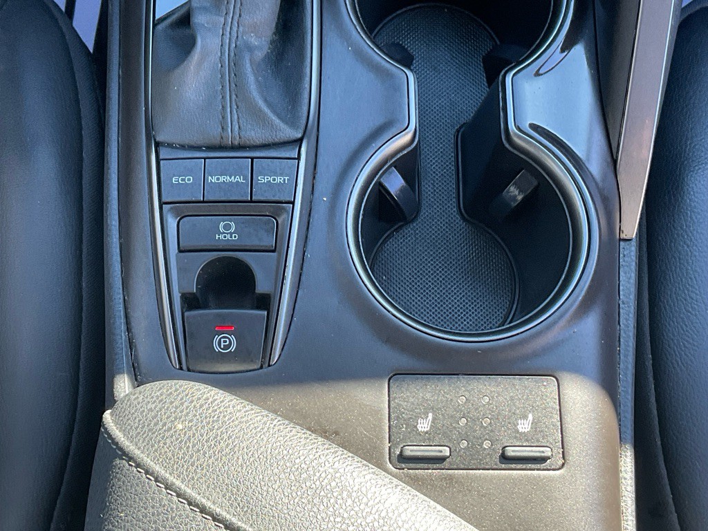 2021 Toyota Camry Image 21