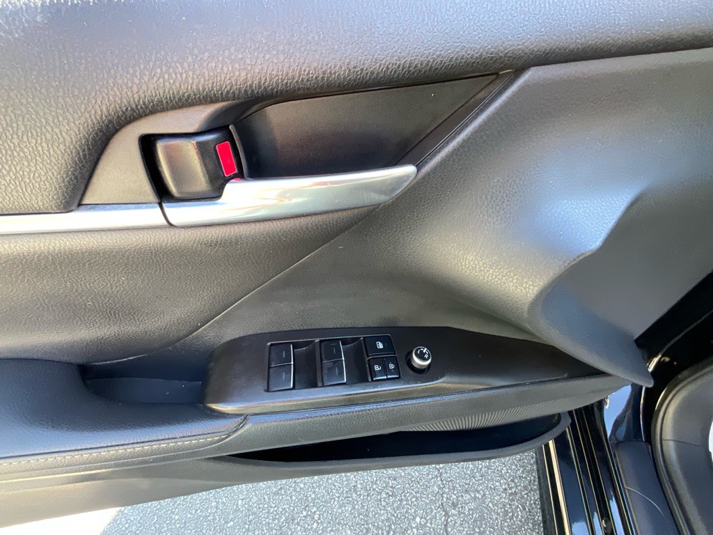 2021 Toyota Camry Image 40