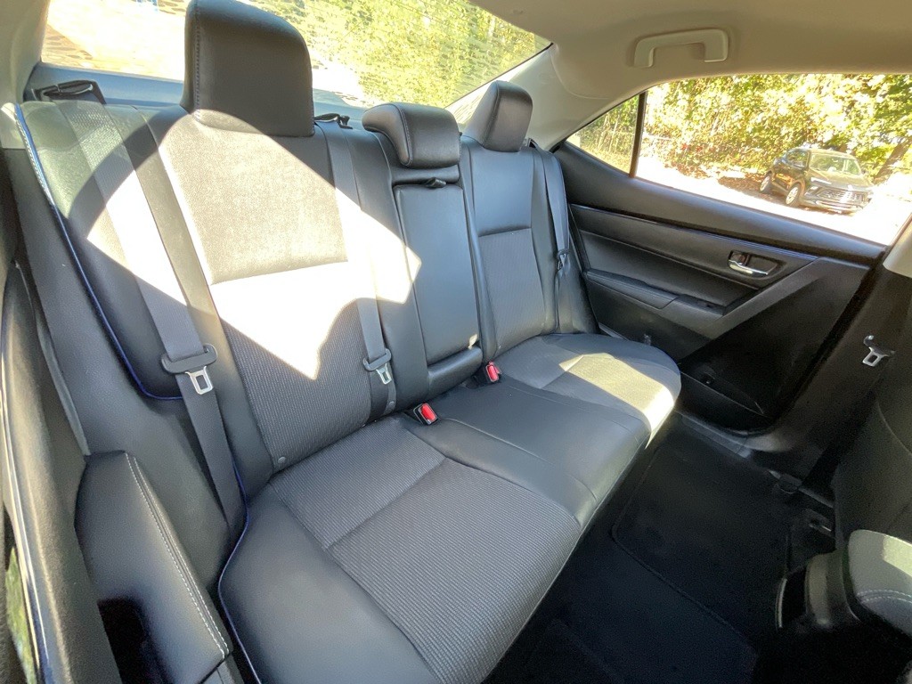 2018 Toyota Corolla Image 32