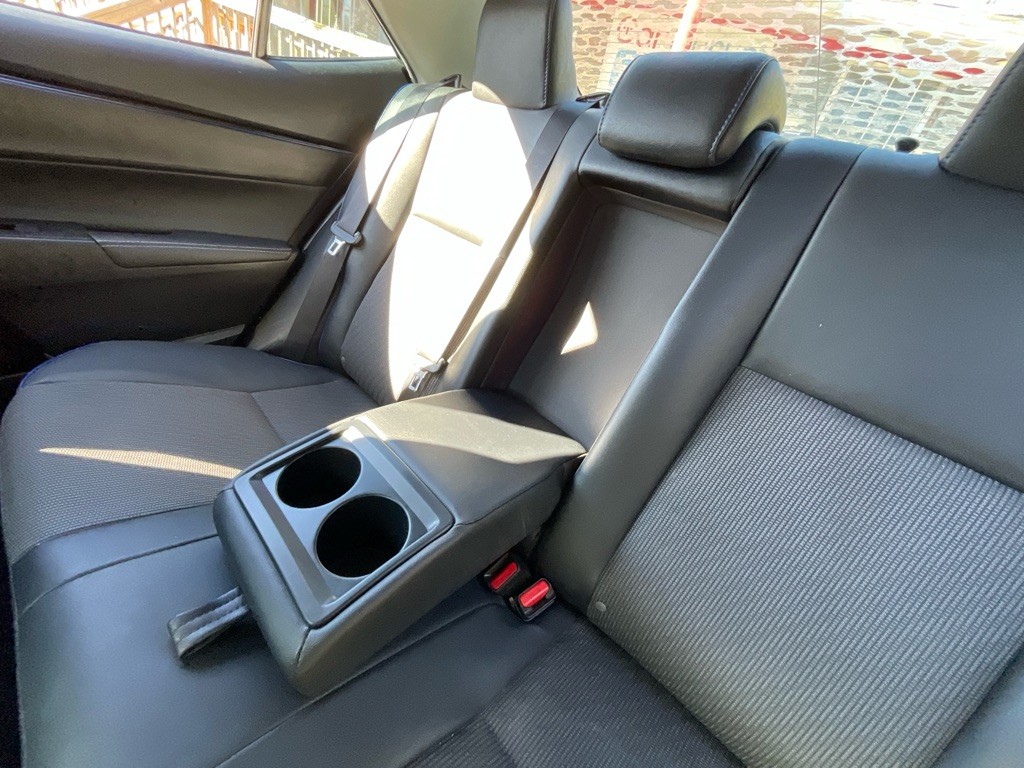 2018 Toyota Corolla Image 33