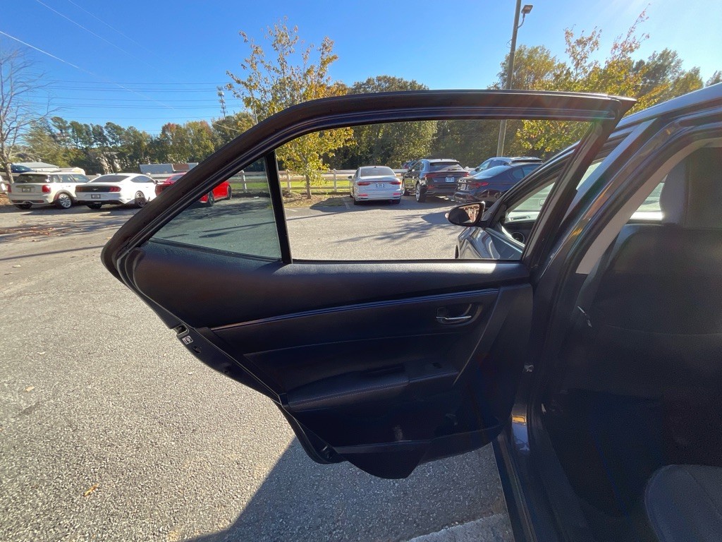 2018 Toyota Corolla Image 40