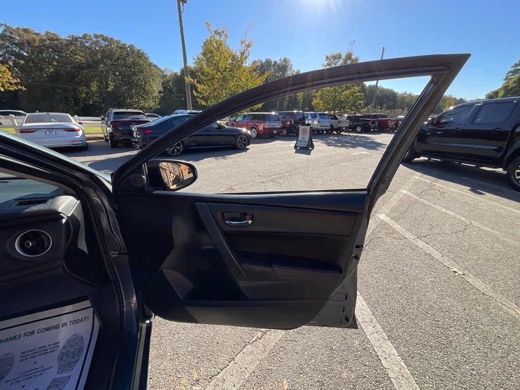 2018 Toyota Corolla Image 41