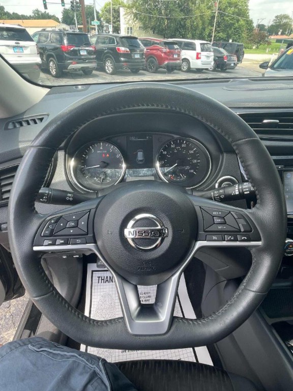 2017 Nissan Rogue Image 8