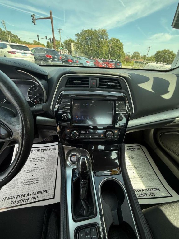 2016 Nissan Maxima Image 9