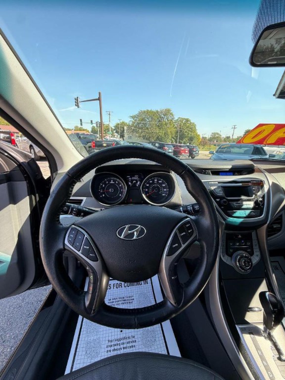2013 Hyundai Elantra Image 8