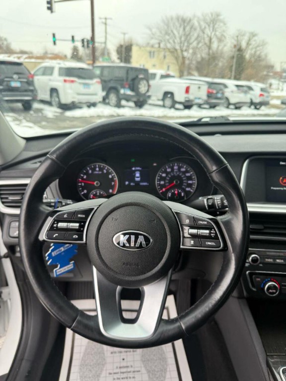 2019 Kia Optima Image 8