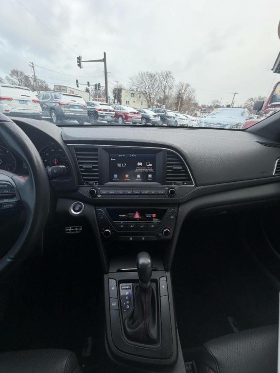 2018 Hyundai Elantra Image 9