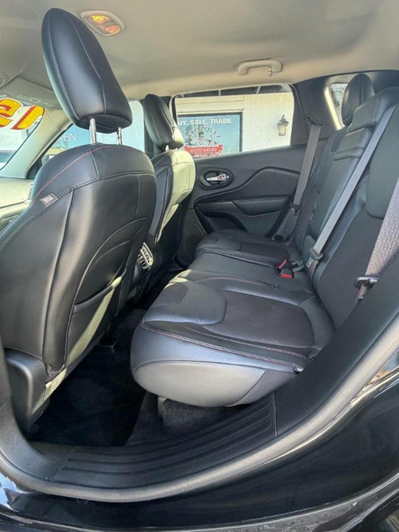 2015 Jeep Cherokee Image 9