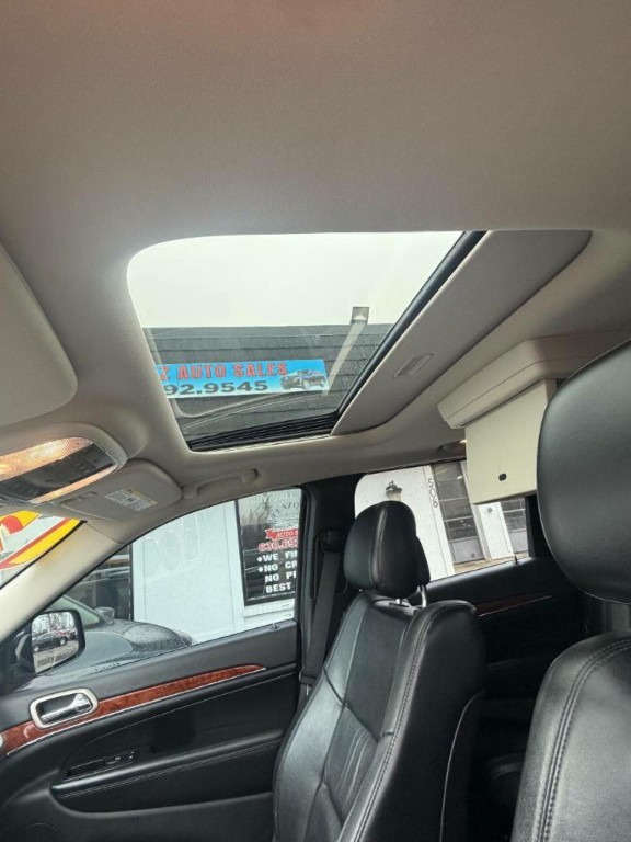 2012 Jeep Grand Cherokee Image 10