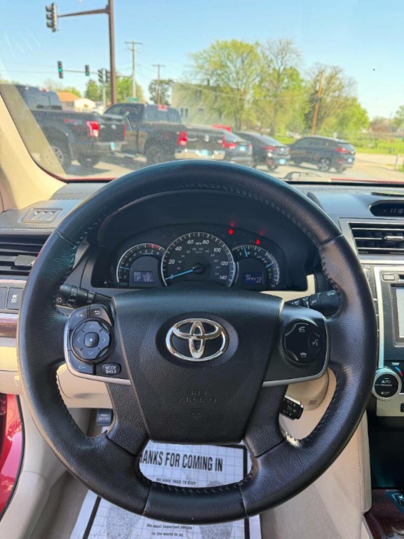 2012 Toyota Camry Image 8