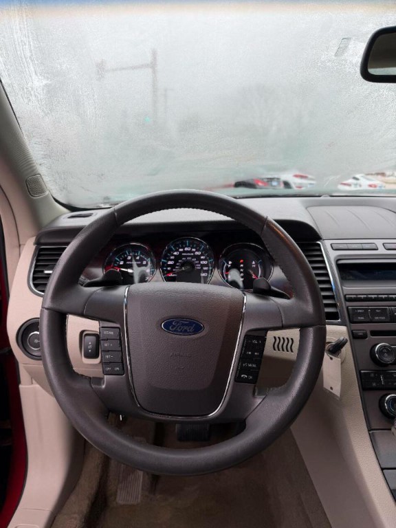 2012 Ford Taurus Image 8