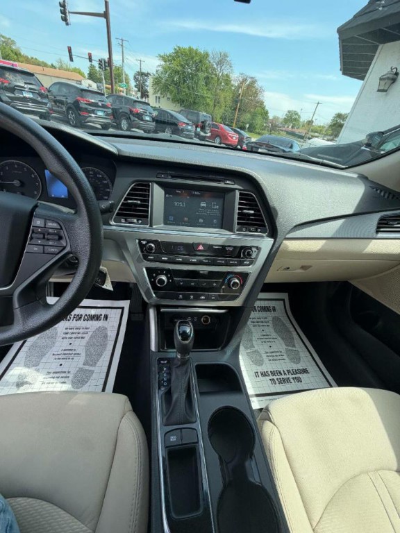 2017 Hyundai Sonata Image 9