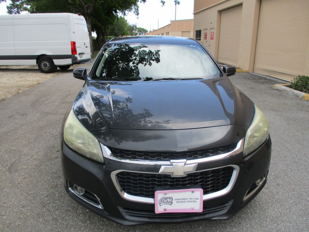 2014 Chevrolet Malibu Image 2