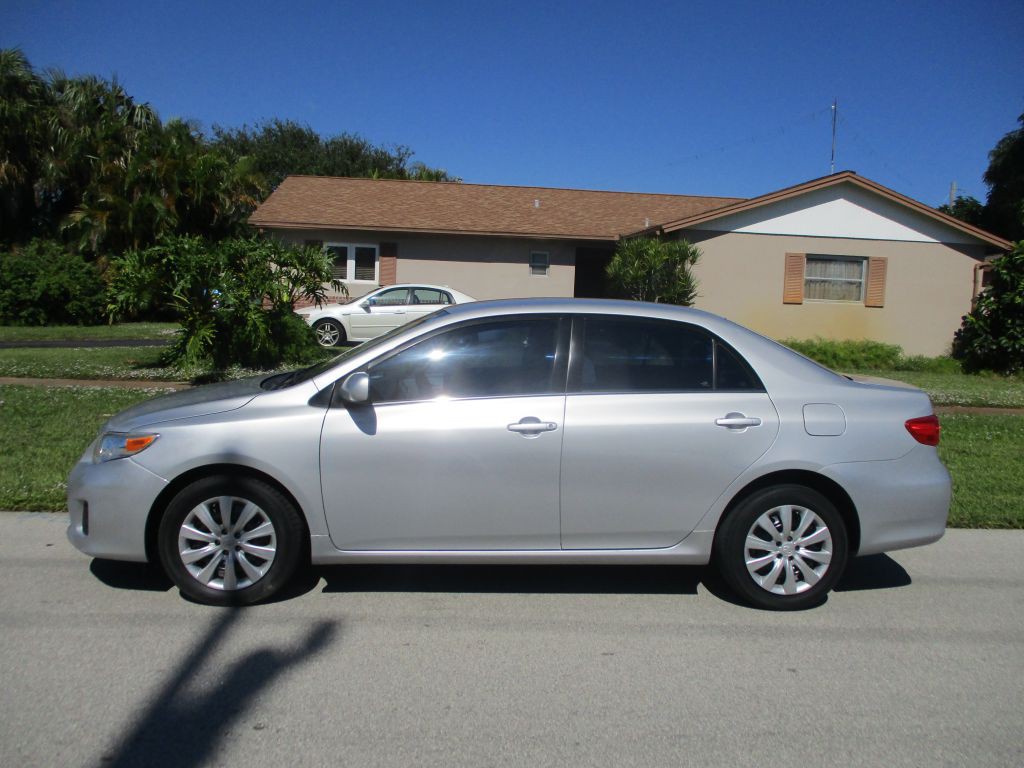 2013 Toyota Corolla Image 3