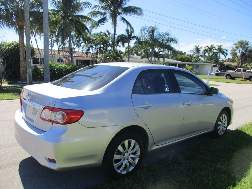 2013 Toyota Corolla Image 6