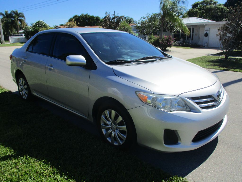 2013 Toyota Corolla Image 8