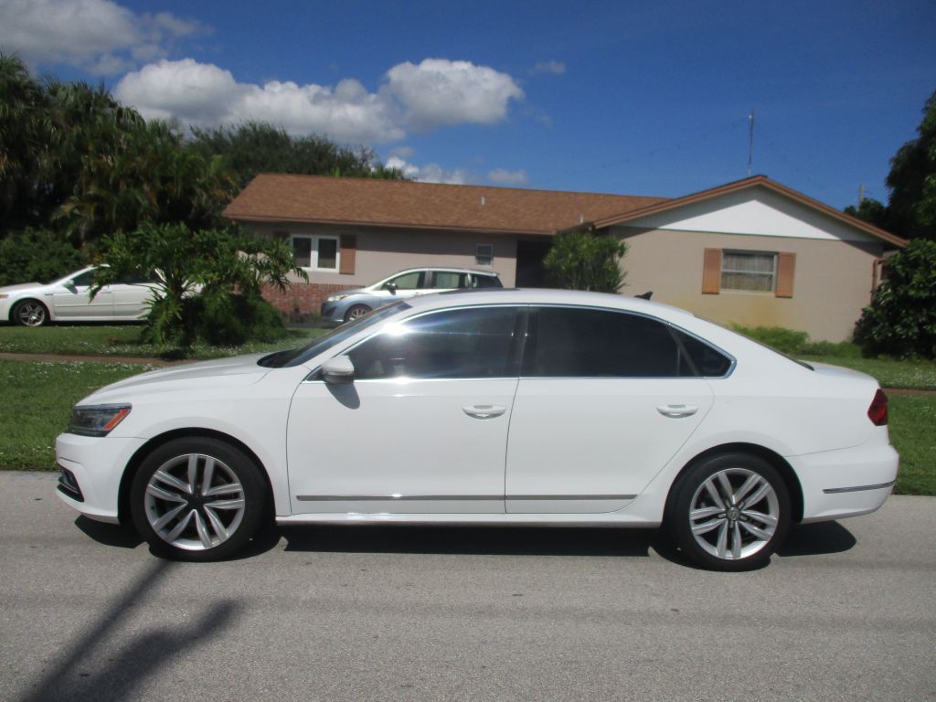 2016 Volkswagen Passat Image 4