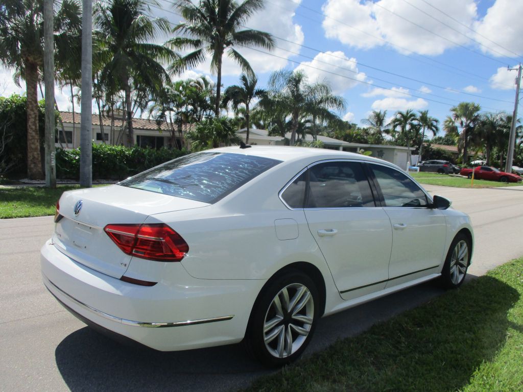 2016 Volkswagen Passat Image 7