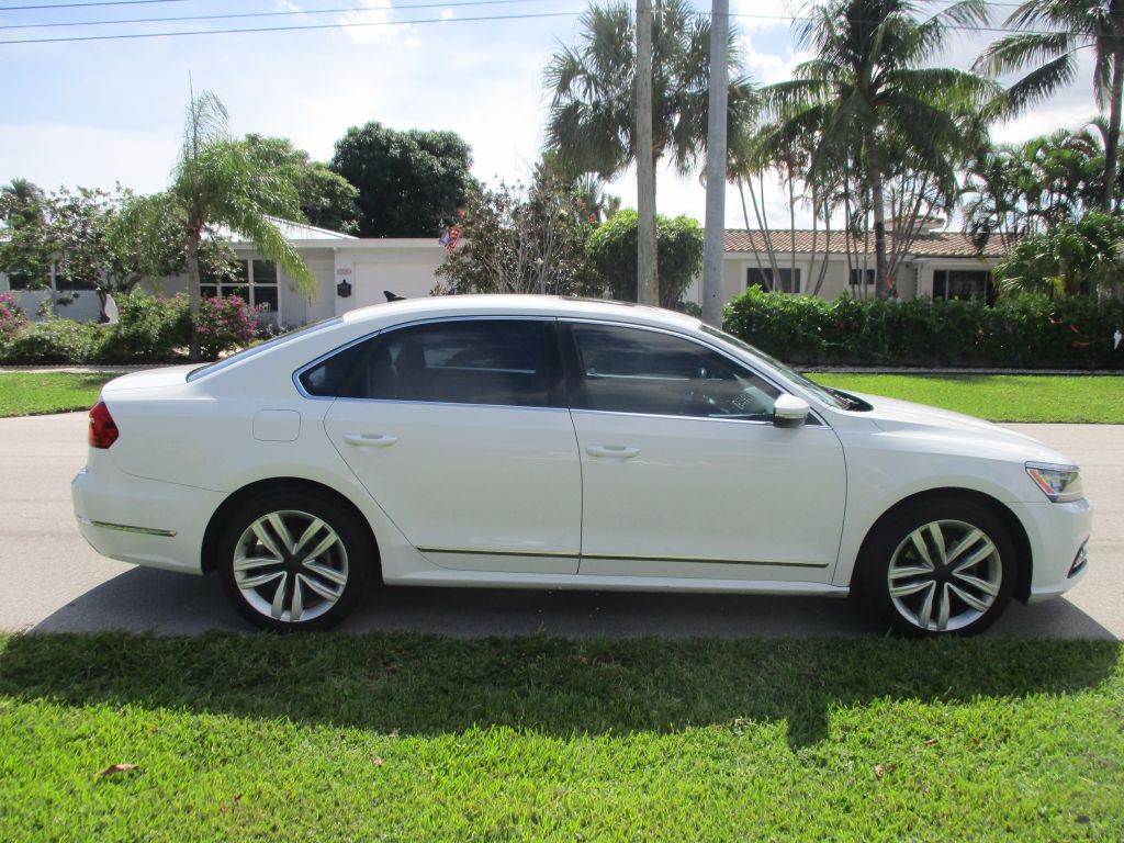 2016 Volkswagen Passat Image 8