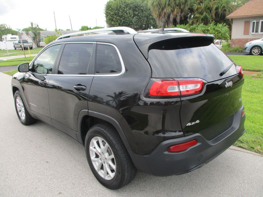 2017 Jeep Cherokee Image 4