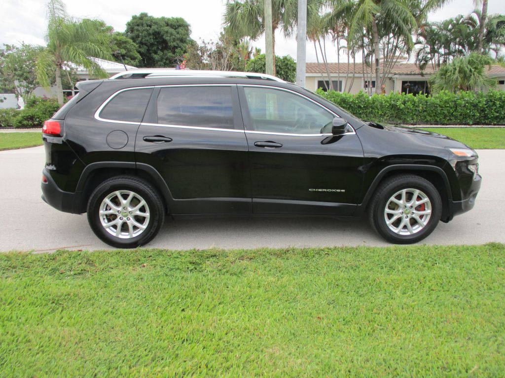 2017 Jeep Cherokee Image 6