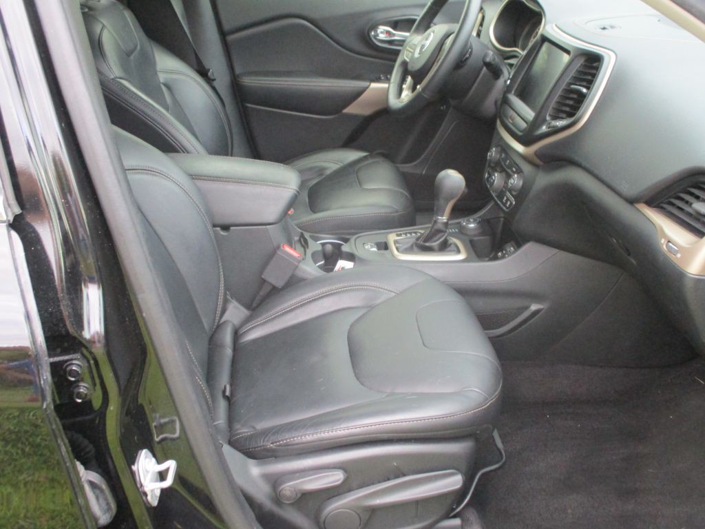 2017 Jeep Cherokee Image 8