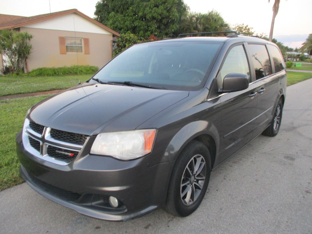 2017 Dodge Grand Caravan Image 1