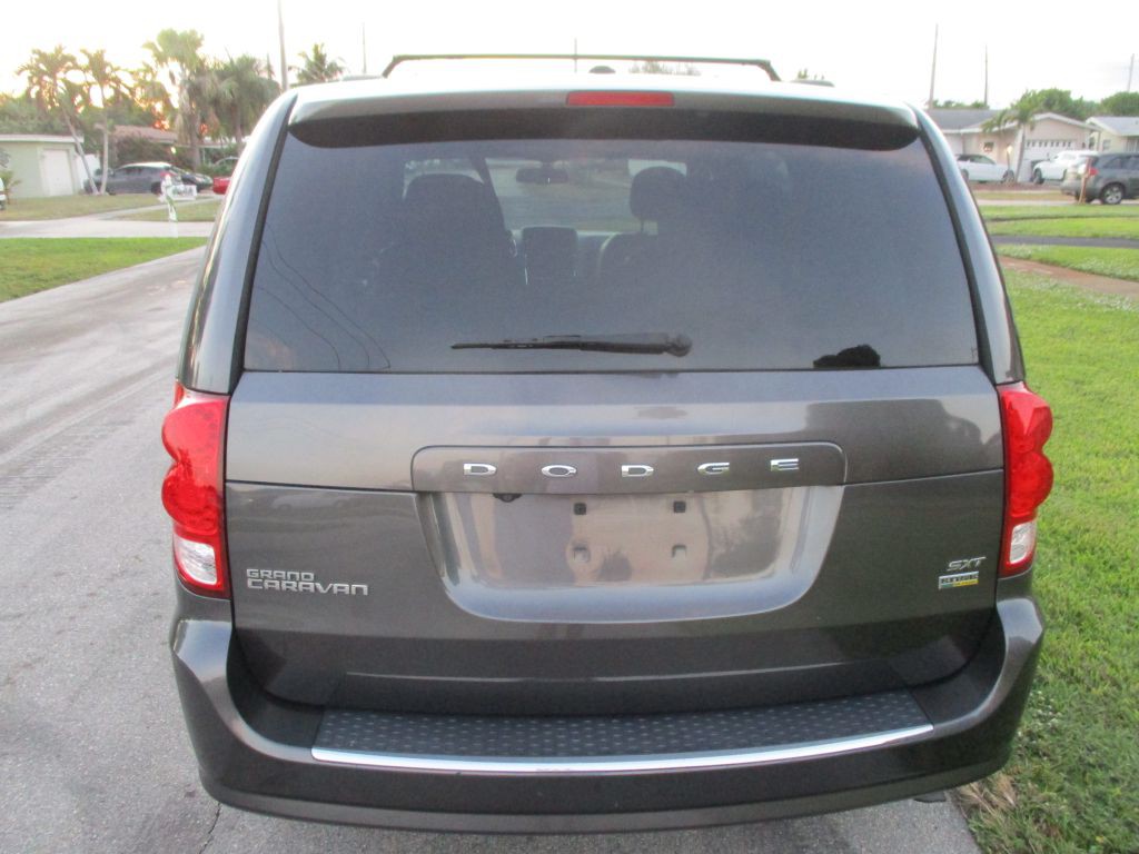 2017 Dodge Grand Caravan Image 5