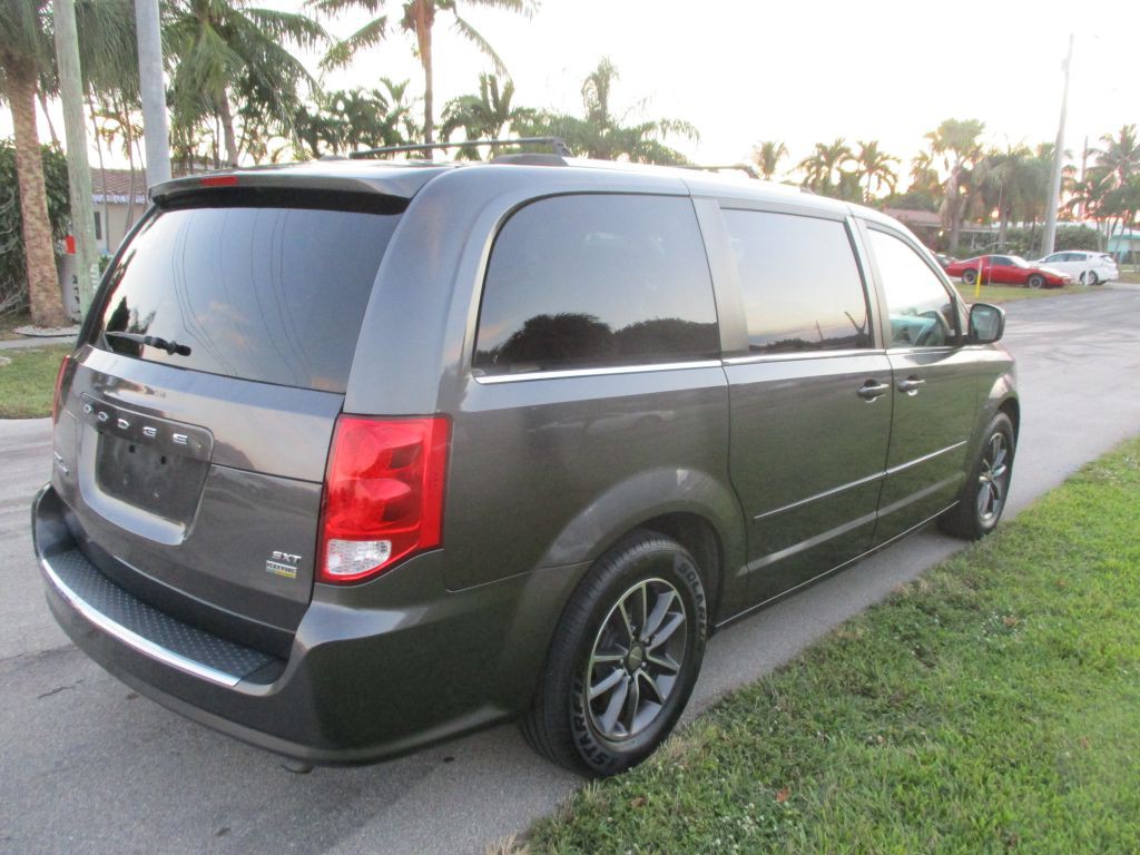 2017 Dodge Grand Caravan Image 6