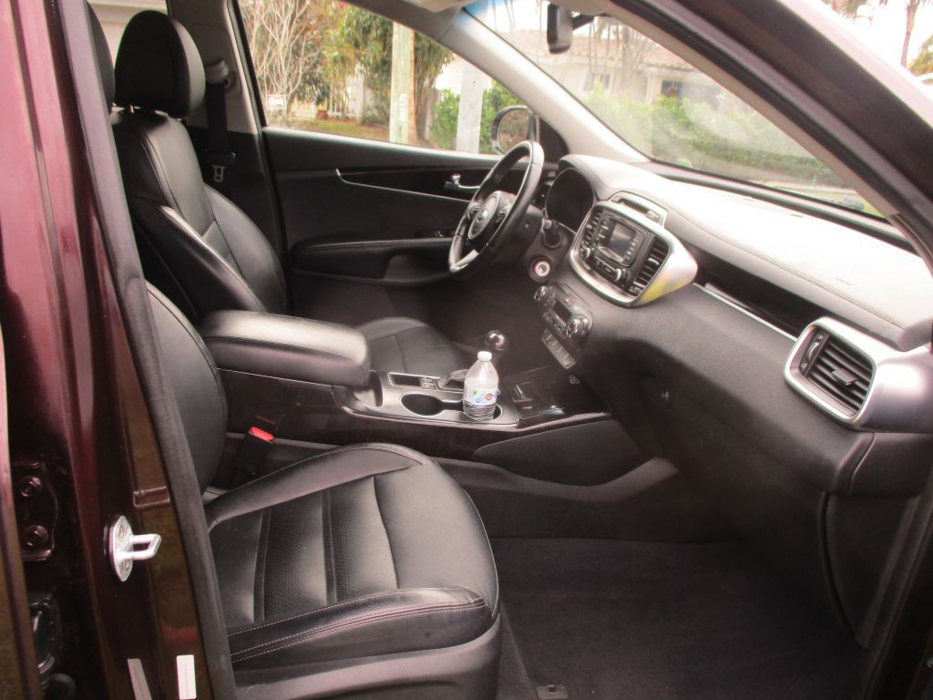 2016 Kia Sorento Image 9