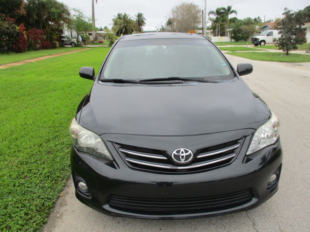 2013 Toyota Corolla Image 2