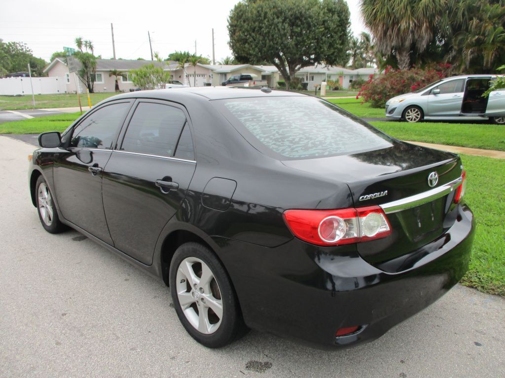 2013 Toyota Corolla Image 5