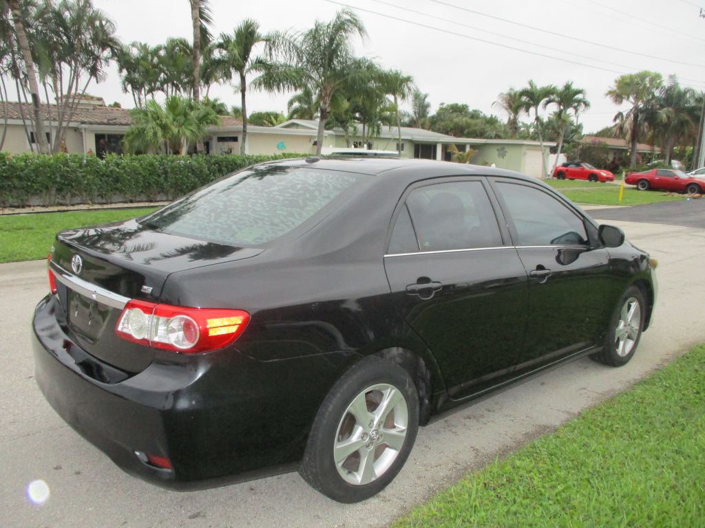 2013 Toyota Corolla Image 7