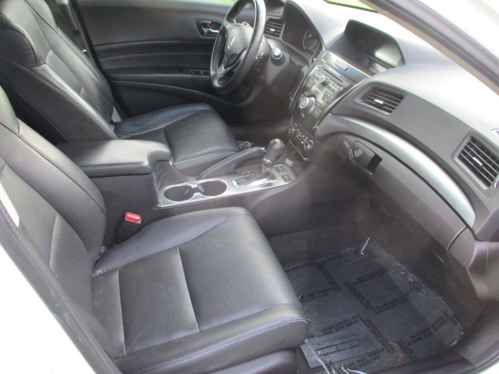 2014 Acura ILX Image 9