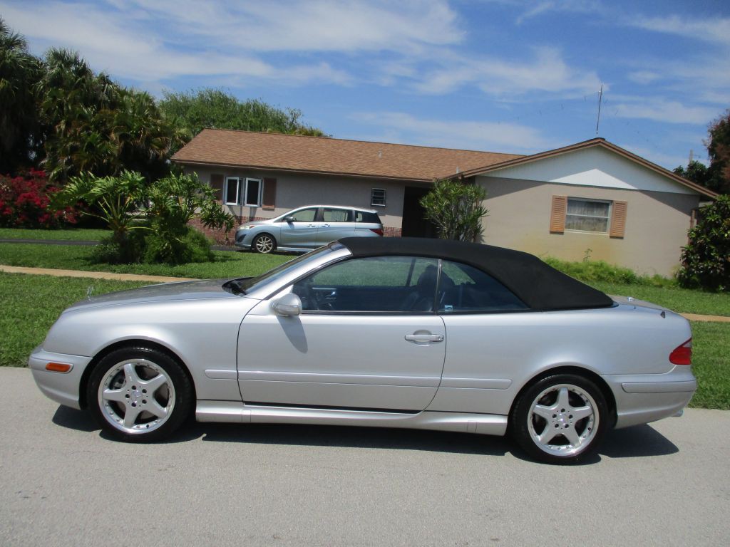 2002 Mercedes-Benz CLK-Class Image 3